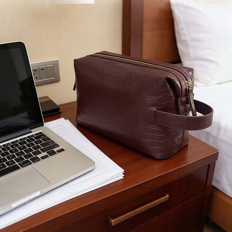 Sinco luxury top grain leather toiletry bag custom