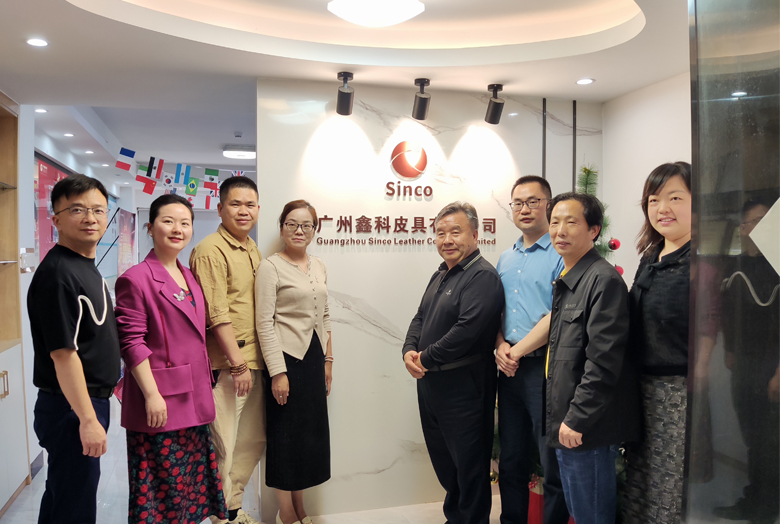 Welcome the Leadership Team of Our Alma Mater to Visit Our Company