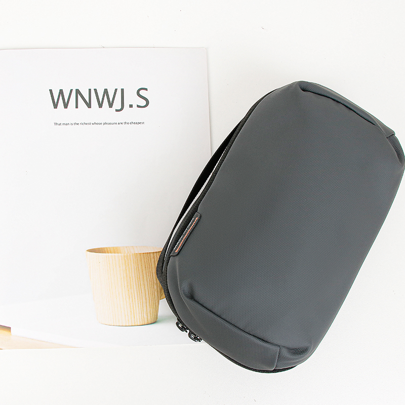 Sinco nylon wash bag supports customized leather material